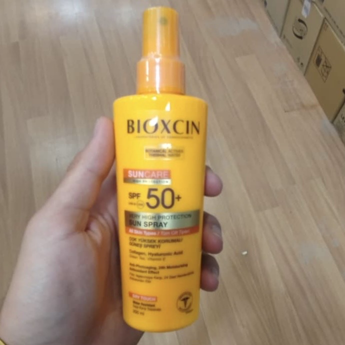 اسپری ضدآفتاب مناسب انواع پوست SPF50 حجم‌ ۲۰۰ میل